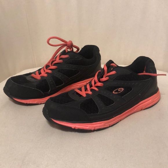 running shoes - Picture 2 of 3